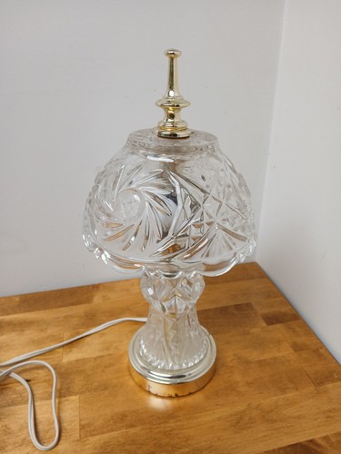 Lámpara de hadas dorada y “vidrio” corte cristal de colección casa Grannycore 11” toudoir - Imagen 4 de 9