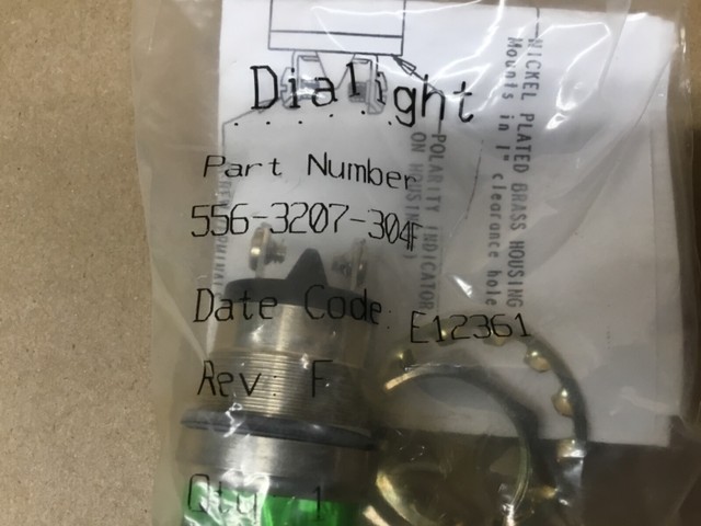 DIALIGHT 556 3207 304F PANEL MOUNT GREEN PILOT LIGHT INDICATOR LED 