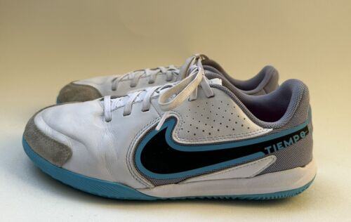 Chaussures de football d'intérieur Nike Youth Tiempo Legend 9 Academy DA1329-004 taille 4Y -K04 - Photo 1/10