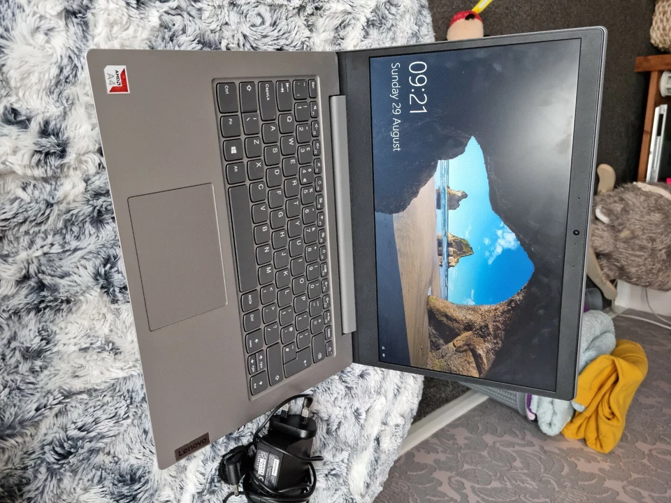 lenovo ideapad silver mint condition  - Image 4 of 4