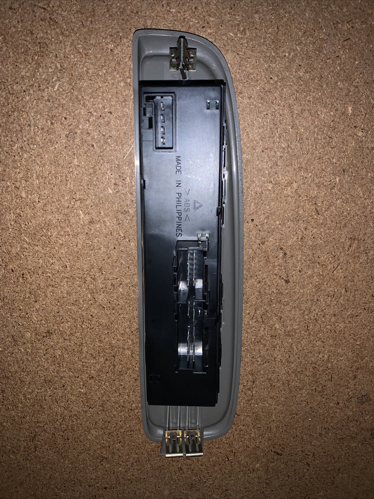 20022005 OLDS BRAVADA BUICK RANIER PASS WINDOW SWITCH AND BEZEL GRAY