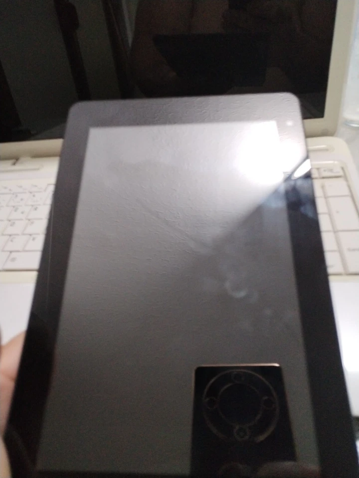 Microsoft surface tablet - Image 4 of 4