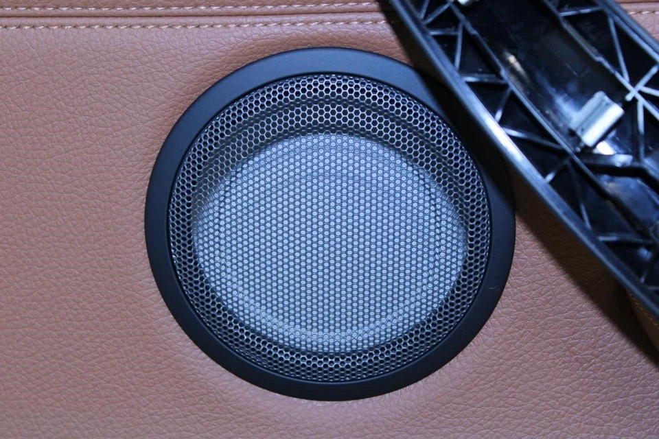 2015-2016 BMW 435i Gran Coupe xDrive Front Right Door Trim Panel 51-41-7-347-104 - Image 4 of 4