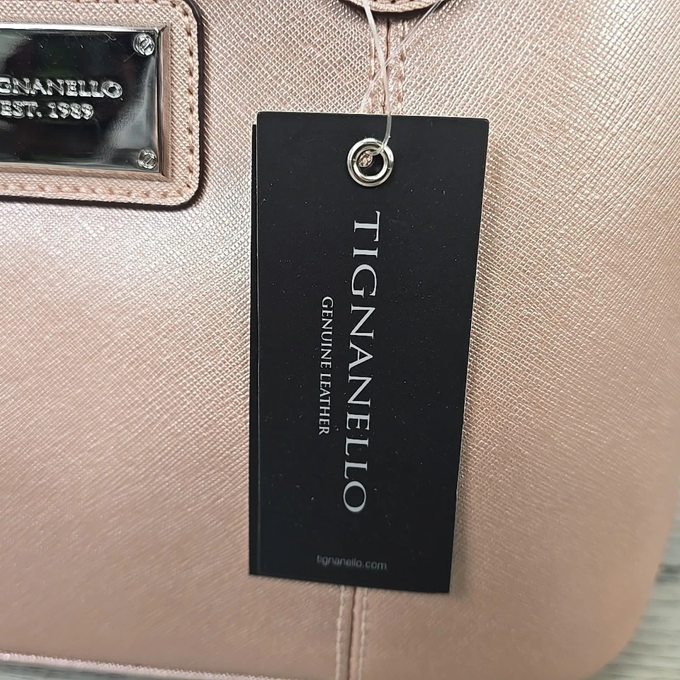 Cartera Tignanello para mujer Saffriano de cuero rosa RFID mini abovedada *NUEVA CON ETIQUETAS* Foto 3 de 4