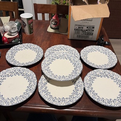 Set Of 7 Nikko ''Chatham'' Dinner Plates Blue Flowers