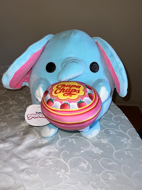 NEW Zuru Snackles Lottie Elephant Chupa Chups 16" Plush Non-smoker RARE