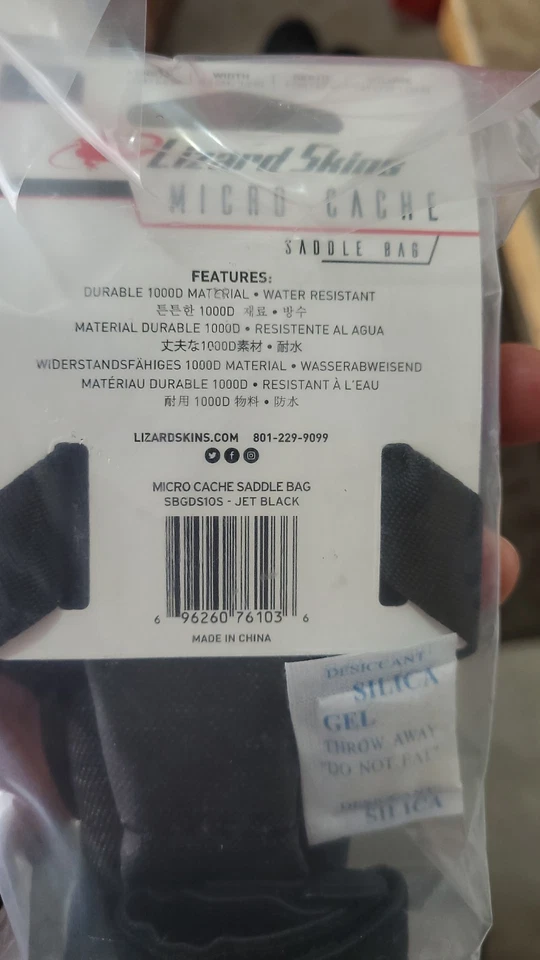 Lizard Skins Micro Cache Saddle Bag Small Jet Black Water Resistant Bike Bag - Image 2 of 3