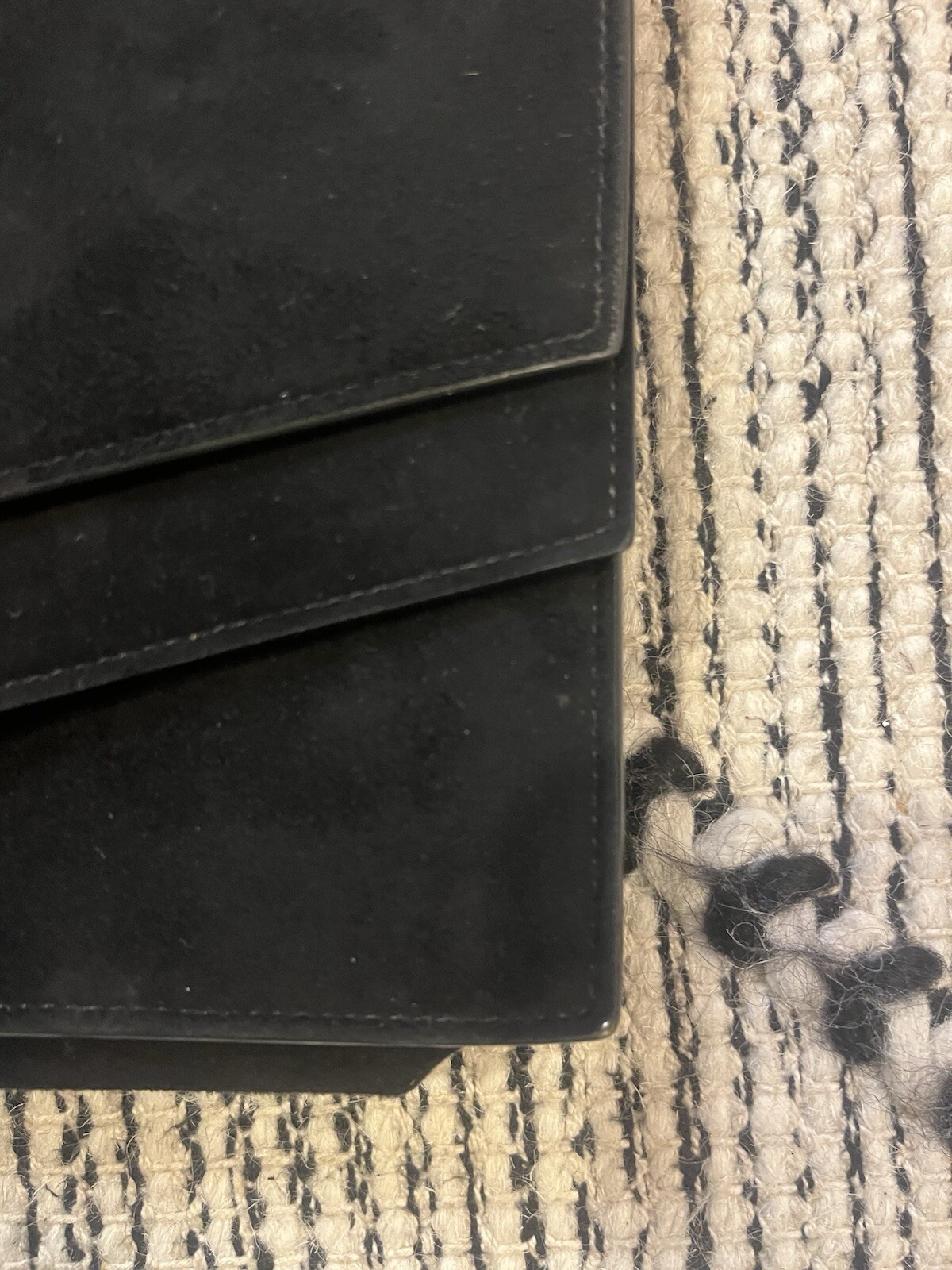 Borsa a tracolla media Saint Laurent scamosciata Sulpice Monogram nera