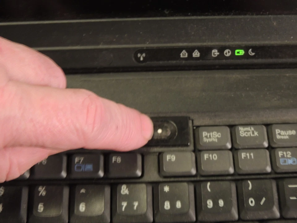 NT Password & Registry Editor (Blank Windows Passwords ) Bootable CF Card or USB - Image 4 of 4