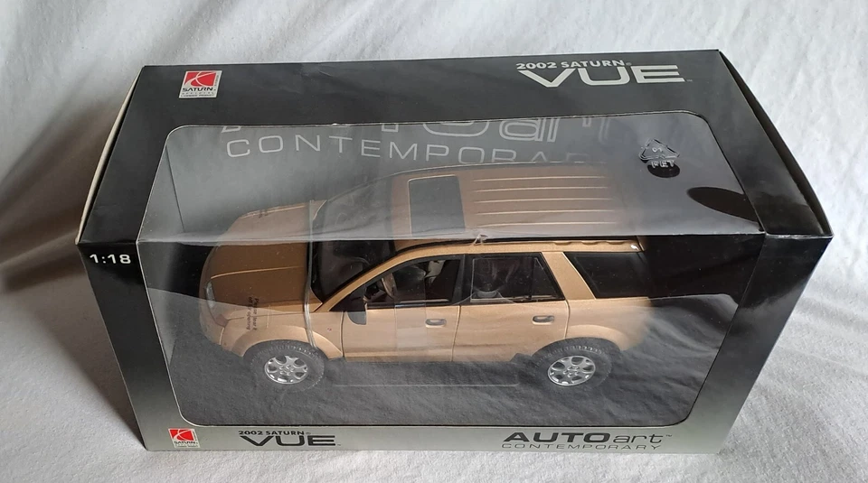 Saturn VUE (Antara) 2002 gold 1:18 AutoArt 71402 come nuovo/ as new - sold out - Immagine 2 di 4