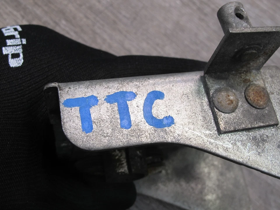 75-82 TRIUMPH TR7 CAPÓ DELANTERO MANGO LIBERACIÓN ABIERTA CABLE MECANISMO CONJUNTO OEM Foto 2 de 4