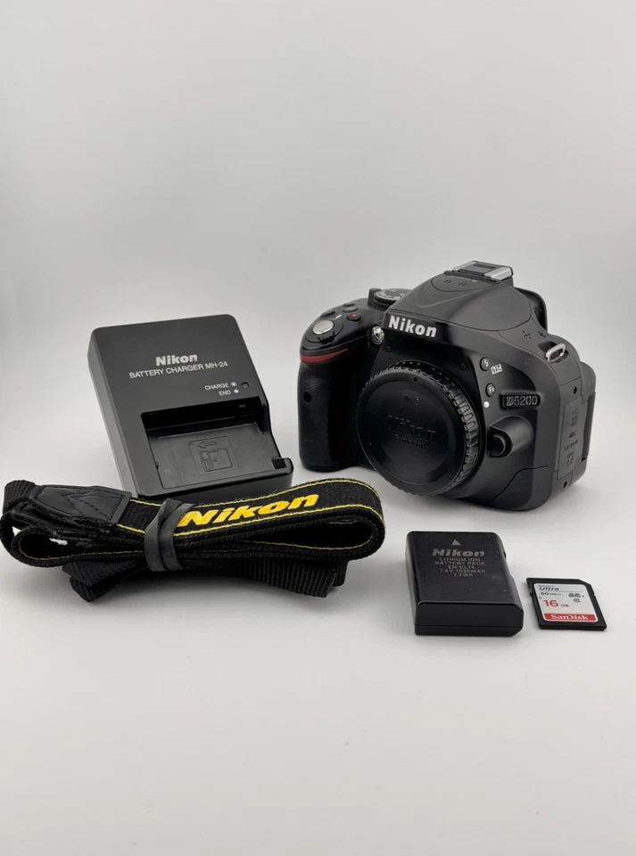 Nikon D5200, photo 1 of 5