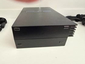 Sony PlayStation 2 PS2 Console Bundle SCPH-30001 w/2 Controllers 2 Memory card