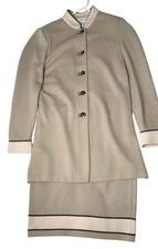 St. John 2pc Knit Suit Jacket  Mid Length Skirt Size 6 Beige Retro Twee READ