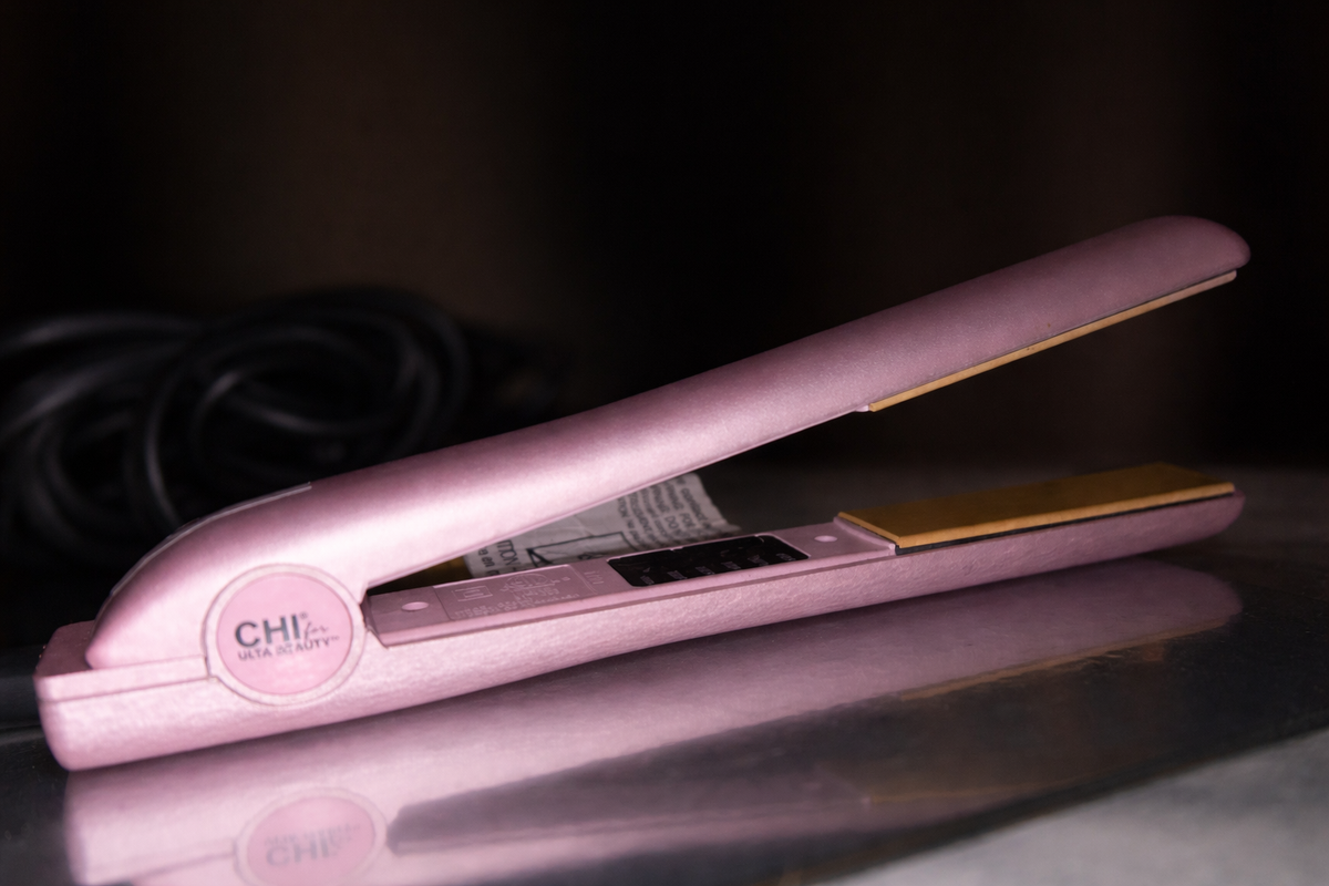 CHI x Ulta Beauty Pink Ceramic Flat Iron Hair Straightener  display picture 1
