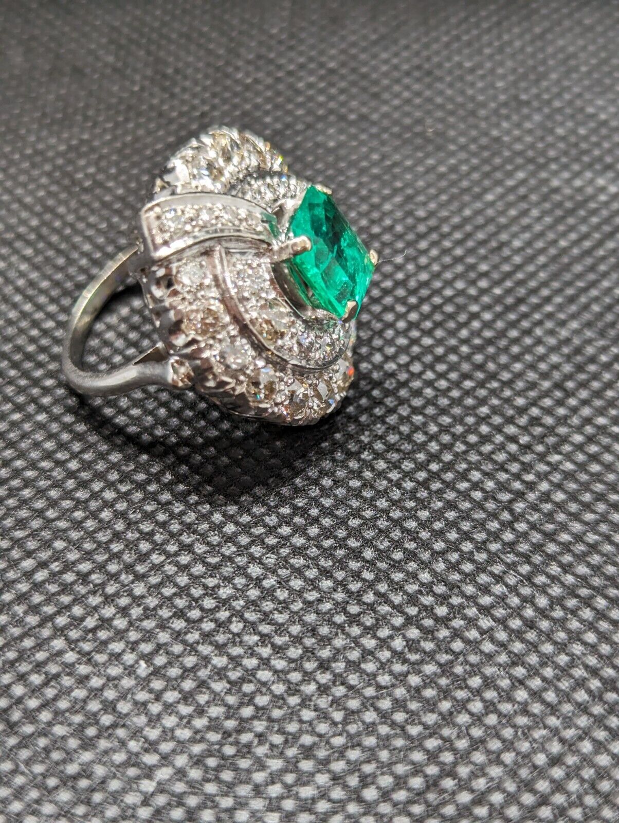 Emerald and Diamond Ring GIA Certified - image 3