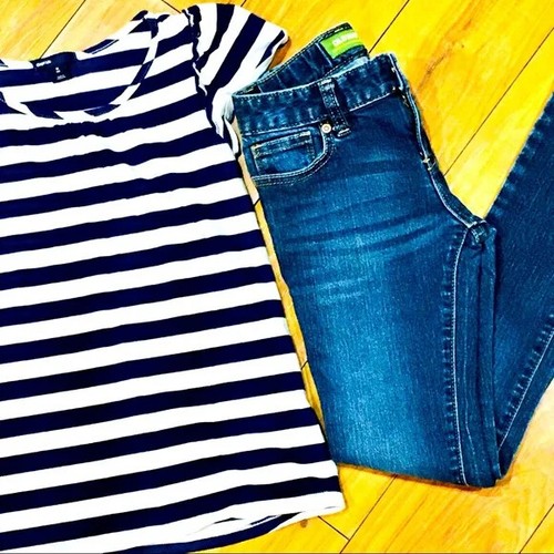 Girl school outfits — skinny denim jeans and Gap striped tee shirt top - 8 - Picture 3 of 6