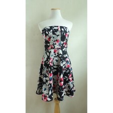 EXPRESS Strapless Dress Size 2 Black Red Gray Floral Geometric Print Fit Flare 