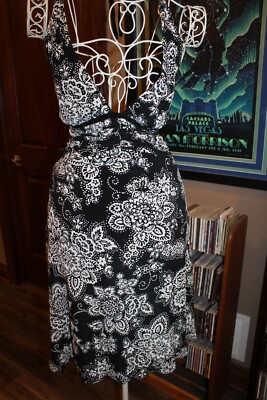 WHBM White House Black Market paisley stretchy halter Dress sz 4 (b117) | eBay WHBM White House Black Market paisley stretchy halter Dress sz 4 (b117) | eBay
