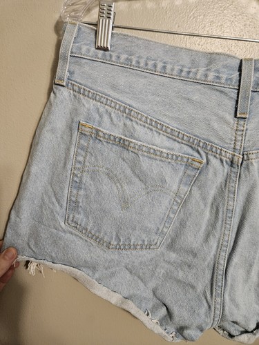 Levi's Women's 501 Original High-Rise Cut Off Jean Shorts Size W33 Button Fly - Picture 9 of 10