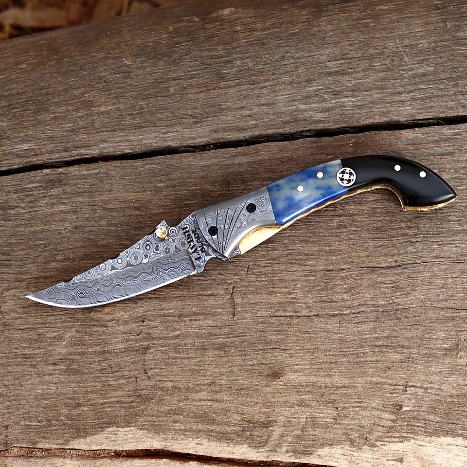 Cuchillo Plegable Damasco Hecho a Mano Grabado Refuerzo Mango de Madera con Funda de Cuero Foto 4 de 4