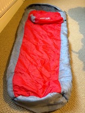 Gelert snooze 300 junior sleeping bag 135cm red and grey