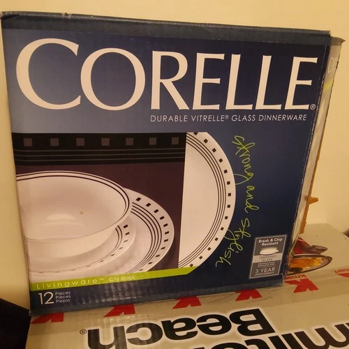 Corning Corelle  Winter Frost White 12 Pc NIB 4 Ea Dinner & Bread Plates Bowls