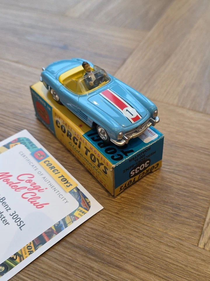 Corgi Toys 3035 Mercedes-Benz 300 SL Roadster Corgi Collectors Club Mint - Image 4 of 4
