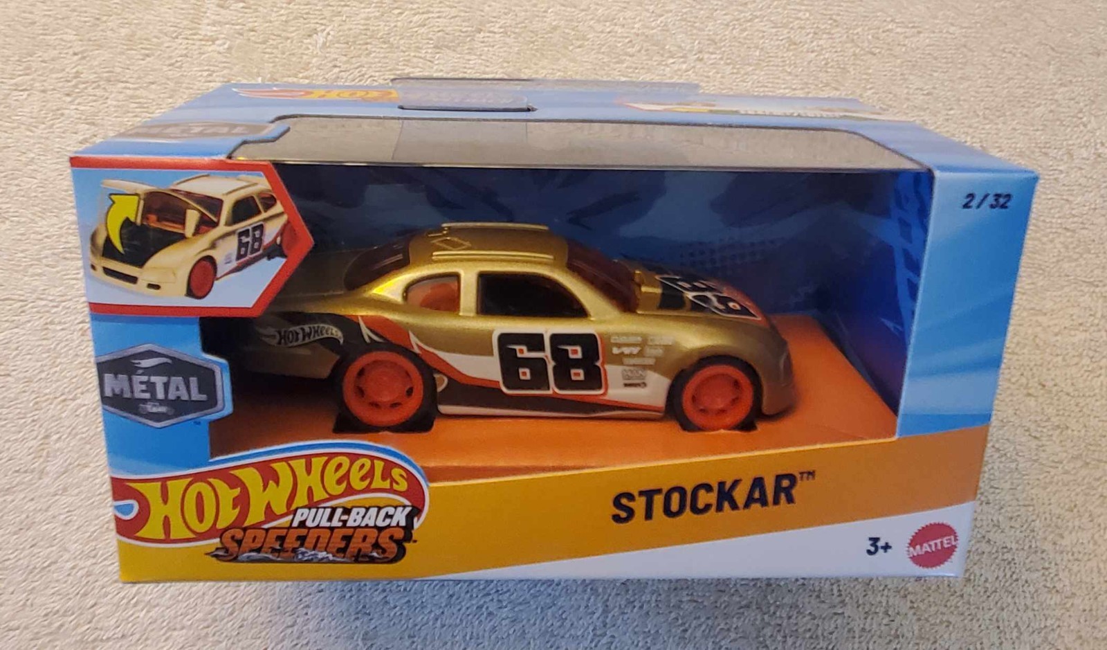 Hot Wheels 2025 STOCKAR, Gold, Futuristic, Racing, 10+ Feet, Pull-Back Speeders