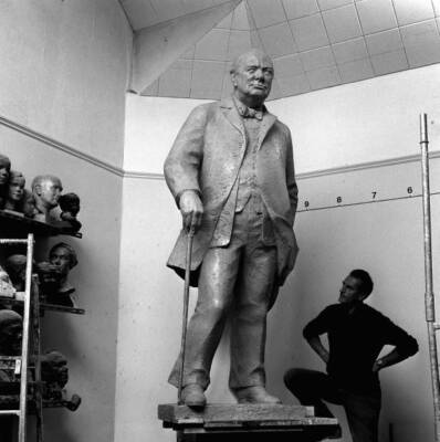 Sculptor Franta Belsky With His Statue Of Sir Winston Churchil- 1970 Old Photo