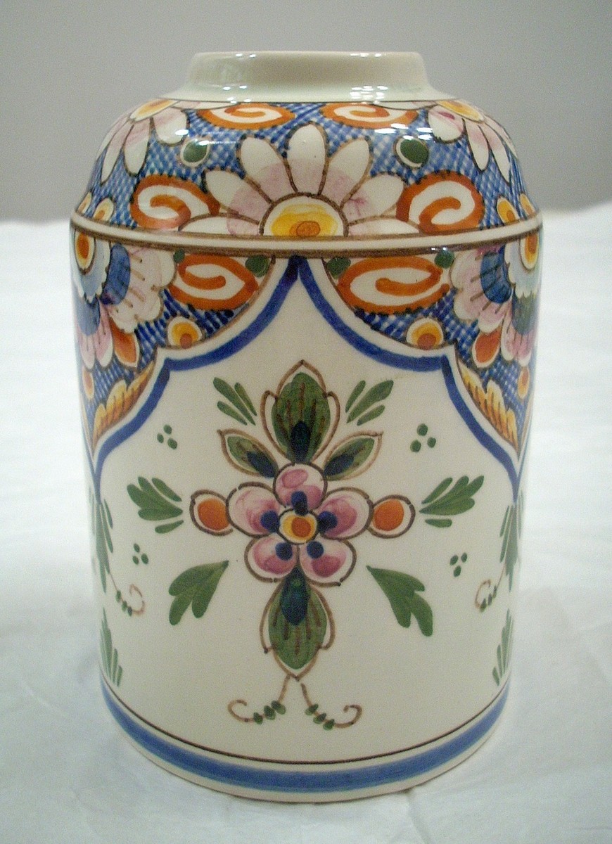 Delft polychrome ポット Delft polychrome ポット A Dutch Delft Polychrome Large