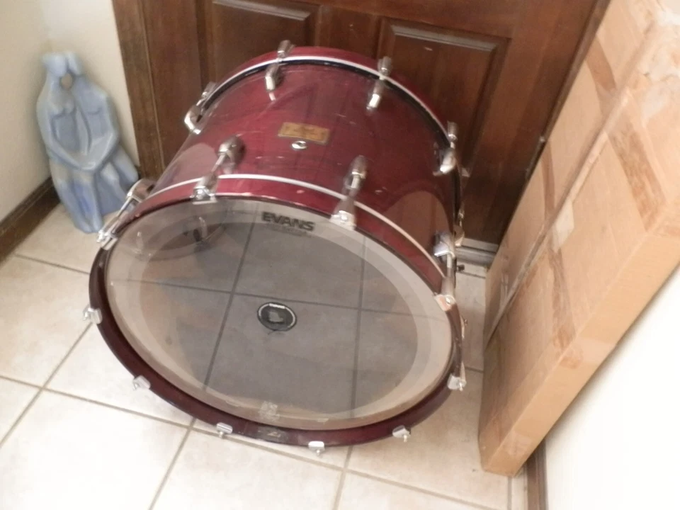 PEARL MASTERS STUDIO EXTRA, 4 PIEZAS, TAMBORES, VINO DE CEREZA, CONCHAS VÍRGENES, 22", 14", 12", 10" Foto 4 de 4