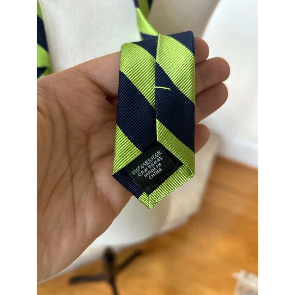 Corbata de seda a rayas diagonales verde lima y azul marino J.Crew Factory Preppy Academia Foto 3 de 4