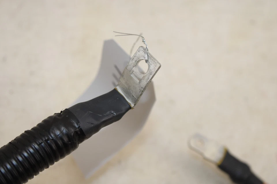 Chicote de fios de bateria positivo Jeep Grand Cherokee 2011-2013 68039567AJ OEM MT77 - Imagem 2 de 4