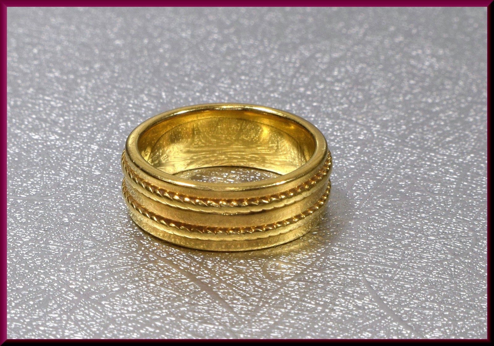 18K Yellow Gold Wedding Band 