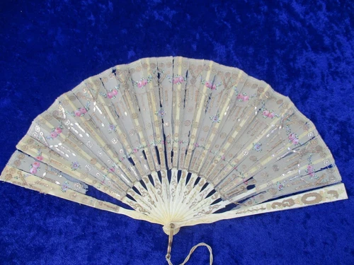 19th Century Engraved Bone Silk and Mother of Pearl Fan to Restored