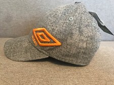 NWT Umbro YOUTH ALL SPORT STRETCH FIT HAT Baseball Cap GREY/ORANGE One Size