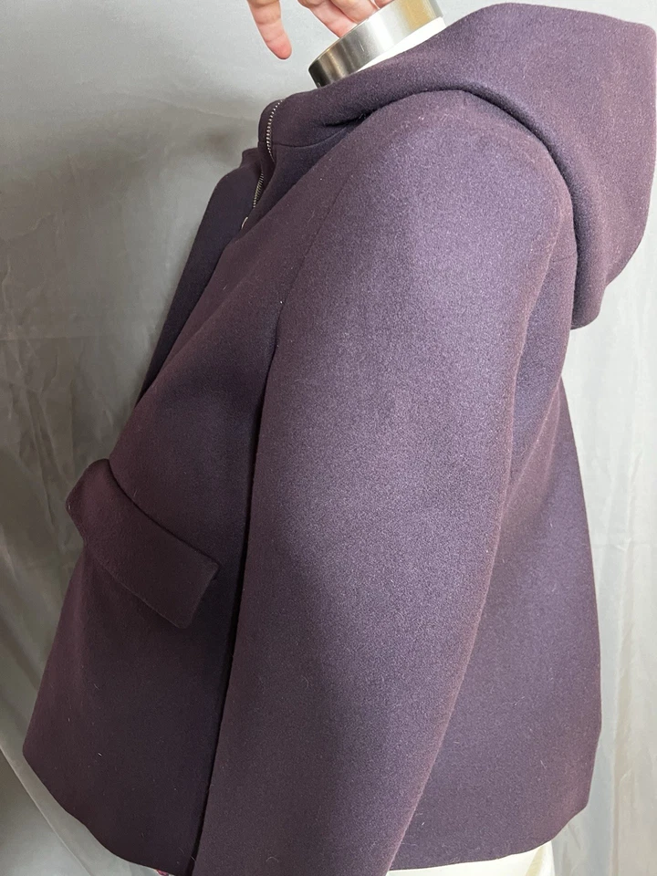Chaqueta con capucha acampanada violeta COS para mujer mezcla de lana, posible para maternidad Foto 3 de 4