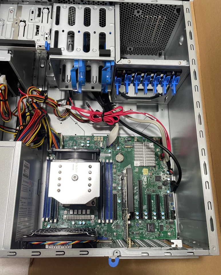 Supermicro X11SPL-F Intel Xeon Silver 4208 2,10 GHz, 32 GB de RAM, SIN SISTEMA OPERATIVO, SIN DISCO DURO Foto 3 de 4