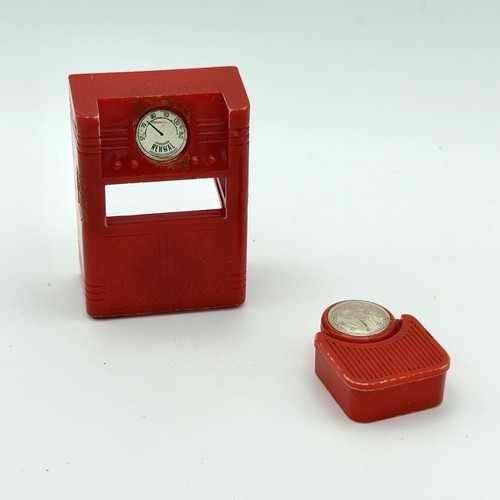 VTG Renwal Doll House Radio/record player & Bathroom Scale Red *  Dollhouse