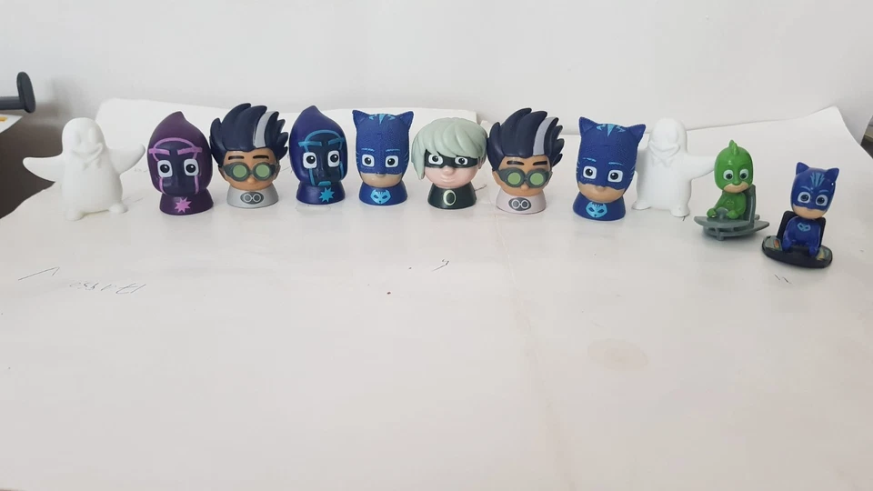 11 Figuren, u.a. 7x  PJ Masks-Pyjamahelden + 2 Masks-Superhelden+ 2 Gespenster - Bild 1 von 1