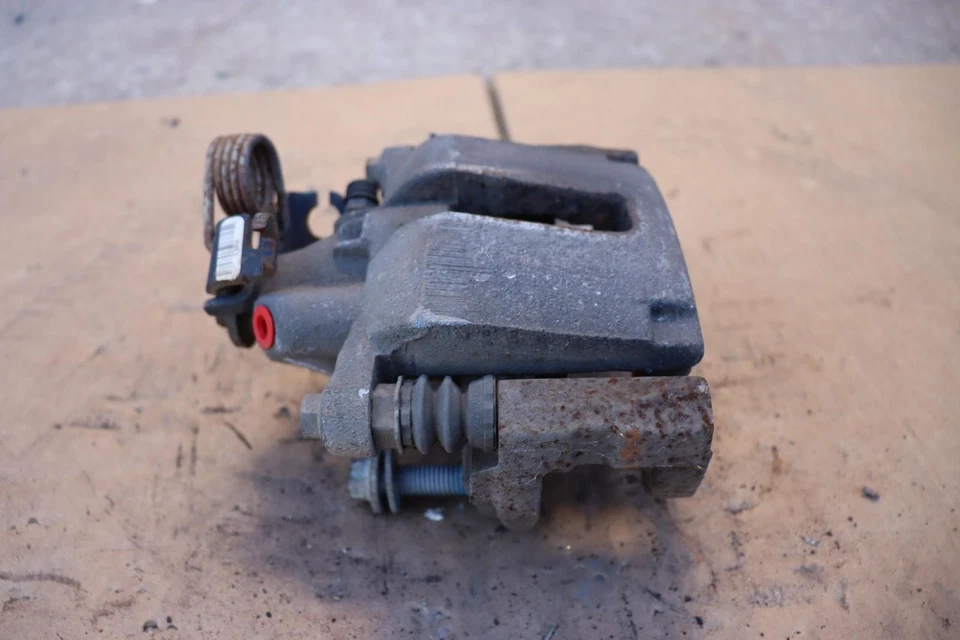 Pinça de freio traseira direita do lado do passageiro Ford Flex 2014-2019 fabricante de equipamento original - Imagem 3 de 4