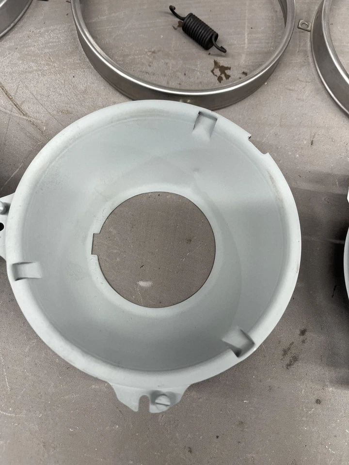 1958-1967 Impala Chevelle GTO Cutlass 442 F85 T3 Faro Cubo Ajuste Anillo Nova Foto 3 de 4