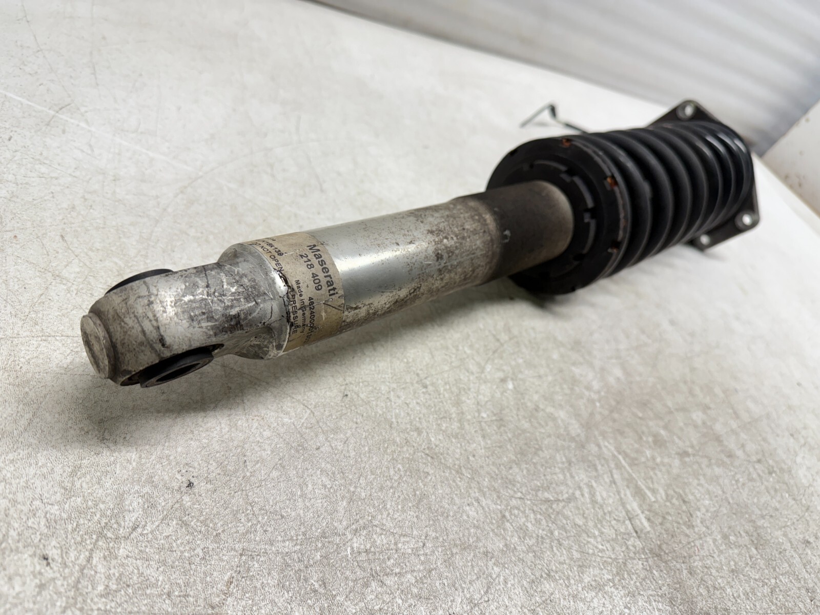 P41164 2003-2008 Maserati Quattroporte M139 Rear Shock Strut Absorber LH or RH