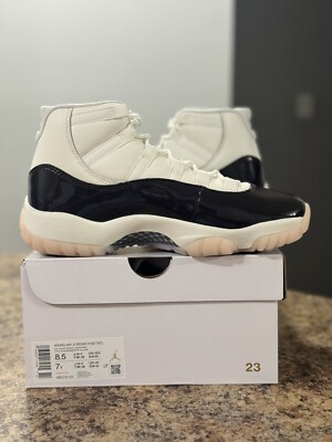 AIR JORDAN 11 RETRO NEAPOLITAN AR0715-101 Size 8.5W/7M New