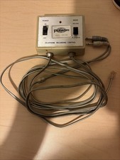vintage urządzenie sterujące nagrywaniem telefonu z przełącznikami zasilania i trybu