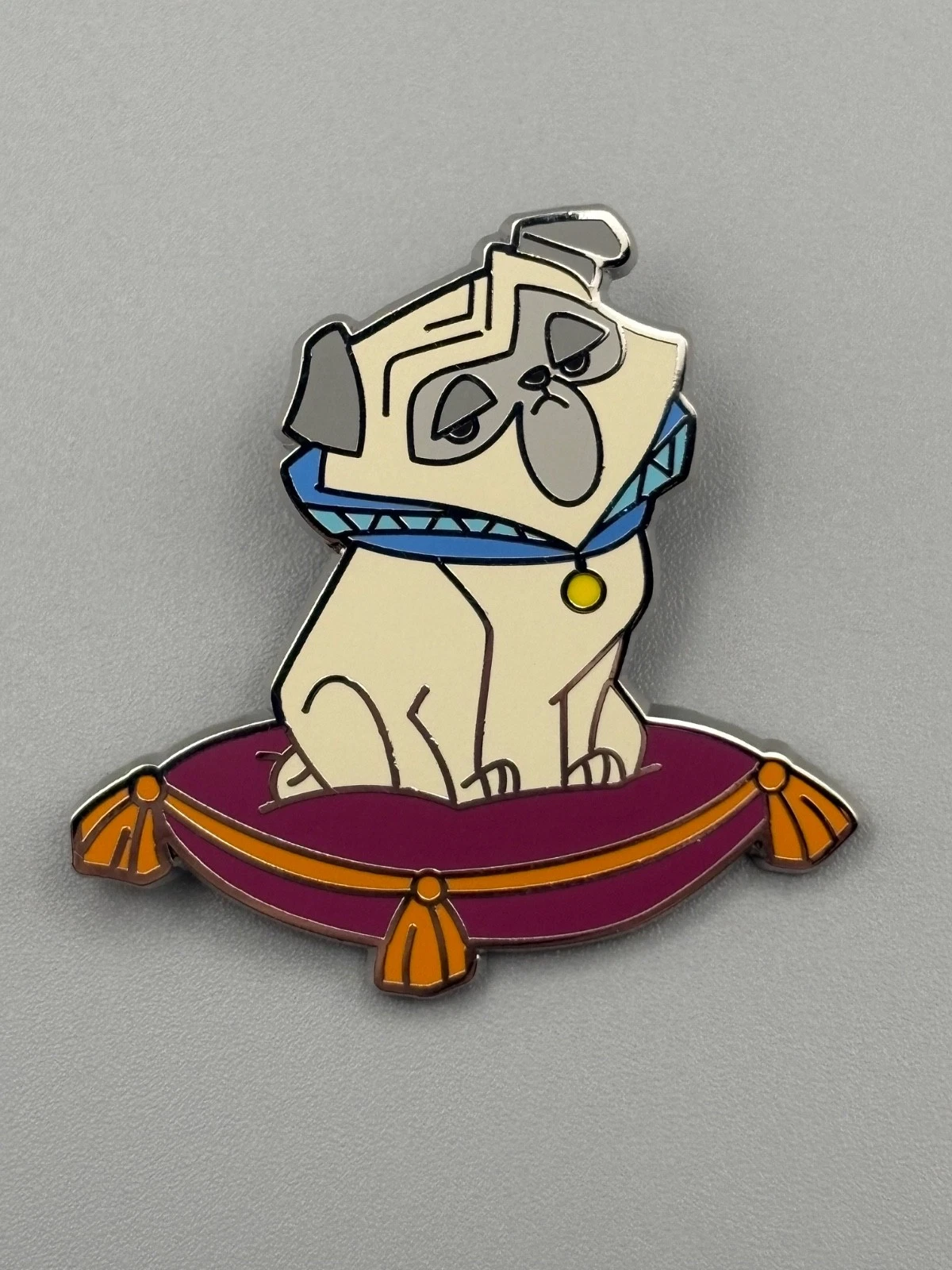 DISNEY TRADING PIN * PERCY * PUG DOG * VILLAINS SIDEKICKS * FROM POCAHONTAS