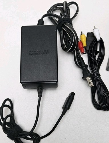Nintendo GameCube Black Console DOL-101 Bundle w/ Controller, 3 Games, Power/AV - Picture 13 of 14