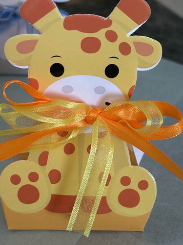 Cute Animal Favour Boxes With a small bag of sweets and two tone ribbon. - Picture 10 of 10