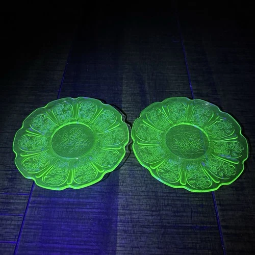 Jeanette Cherry Blossom Green Uranium Glass Saucer Bread Sherbet  Plate Set of 2